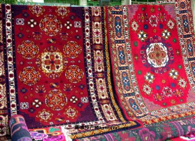 和田手工羊毛地毯，新疆和田特产和田手工羊毛地毯图文介绍